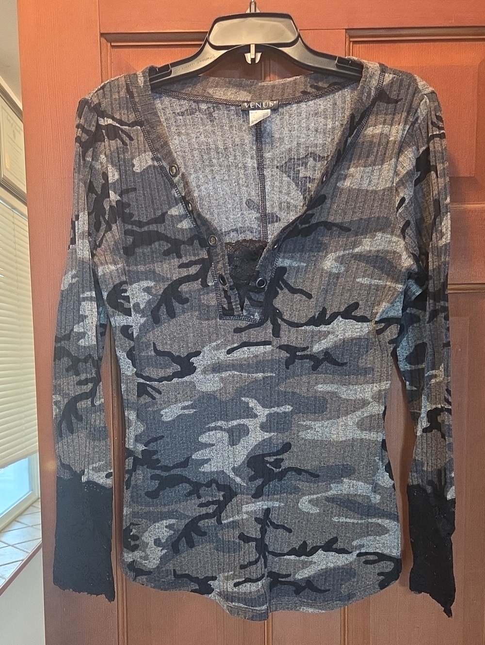 Camo Stretchy Sexy Long Sleeve V Neck Top With Lace
